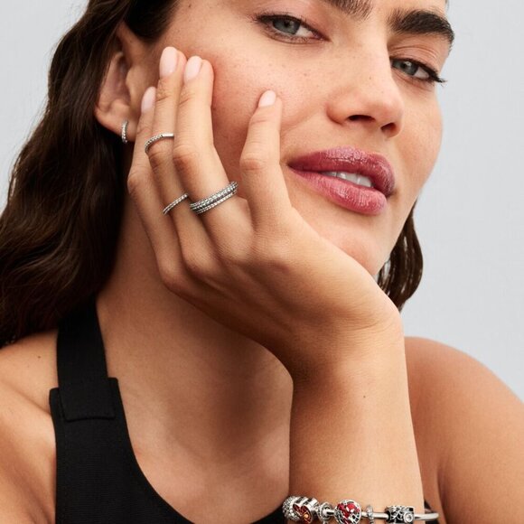 Womens Sterling Silver Legendary Heroes of the Marvel Dangle Charm Iconic Spider - Picture 2 of 6